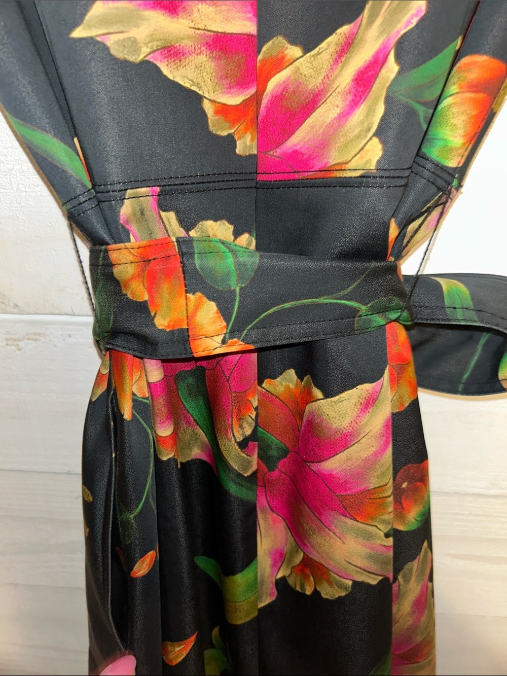 NATORI Floral Tie-Waist Midi Dress - Picture 8 of 8